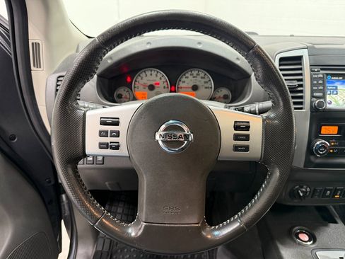 Used 2020 Nissan Frontier PRO-4X w/ Pro-4x Utility Package image 9