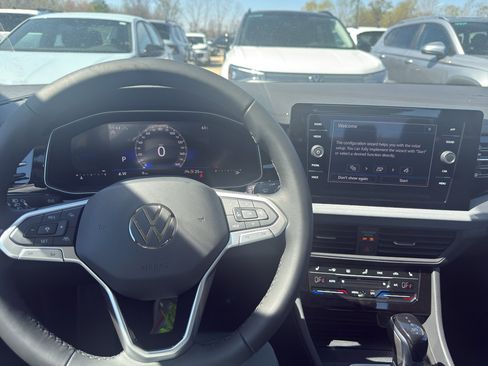 New 2026 Volkswagen Jetta SE FWD image 15