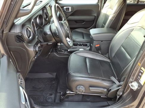 Used 2021 Jeep Wrangler Unlimited Sahara w/ Cold Weather Group image 11