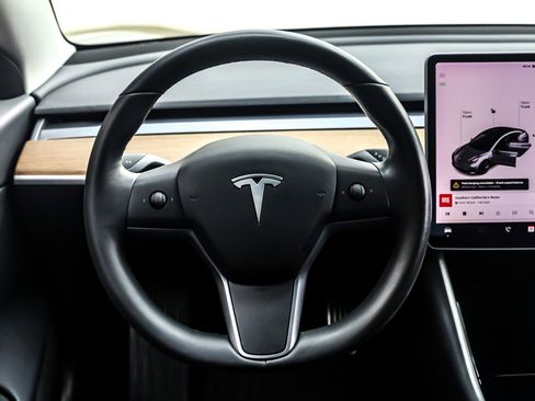 Used 2019 Tesla Model 3 Standard Range Plus image 18