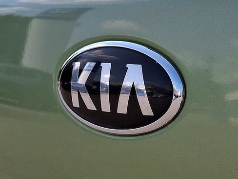 Used 2016 Kia Soul + w/ Audio Package FWD image 29