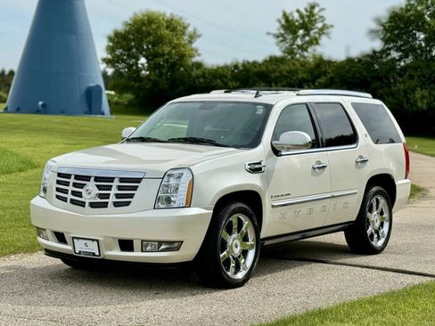 Used 2009 Cadillac Escalade Hybrid image 4