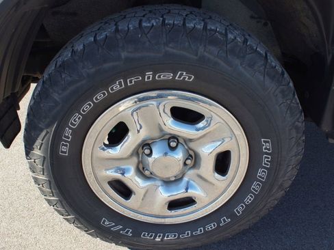 Used 2014 Toyota Tacoma 2WD Regular Cab image 16