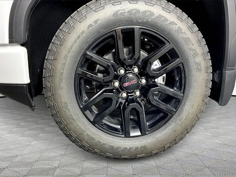 Used 2025 GMC Sierra 1500 Elevation image 50
