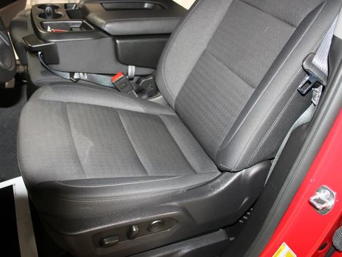 Used 2025 Chevrolet Silverado 1500 LT AWD/4WD image 13