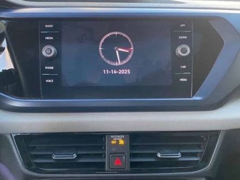 Used 2022 Volkswagen Taos SE w/ Panoramic Sunroof Package image 20