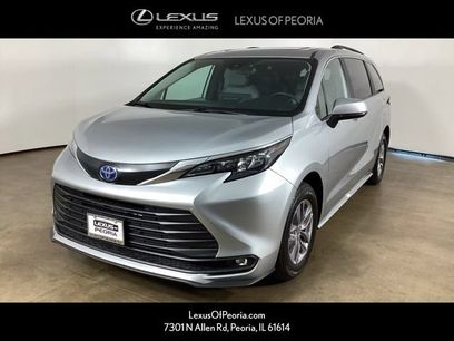 Used 2025 Toyota Sienna XLE
