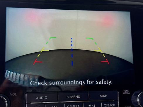 Used 2021 Nissan Titan SV w/ SV Convenience Package image 19