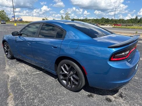 Used 2021 Dodge Charger SXT w/ Blacktop Package RWD image 5