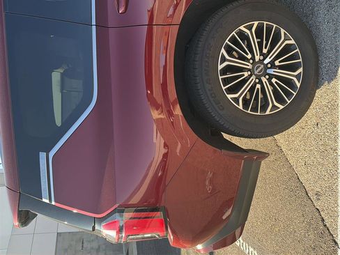 Used 2025 Nissan Armada Platinum image 55