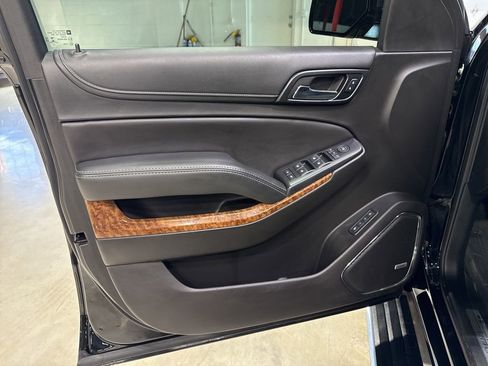 Used 2018 Chevrolet Suburban Premier AWD/4WD image 29
