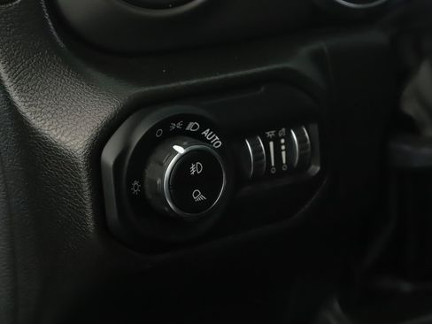 Used 2022 Jeep Gladiator Sport AWD/4WD image 7
