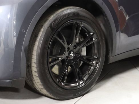Used 2023 Tesla Model Y Long Range image 2