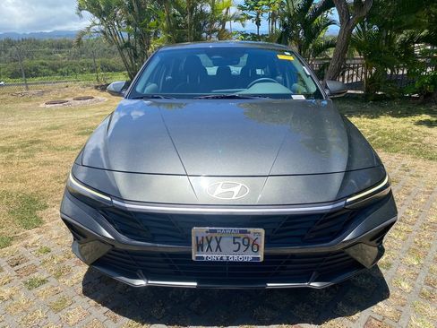 Certified 2024 Hyundai Elantra SEL FWD image 2
