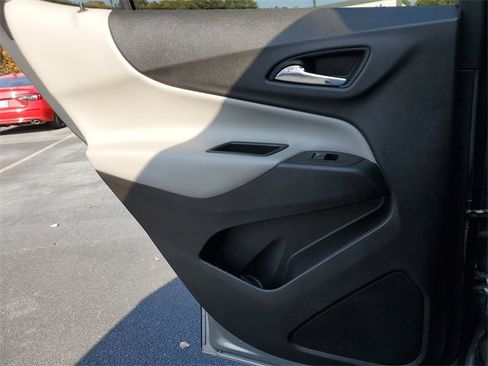 Used 2023 Chevrolet Equinox LT image 13