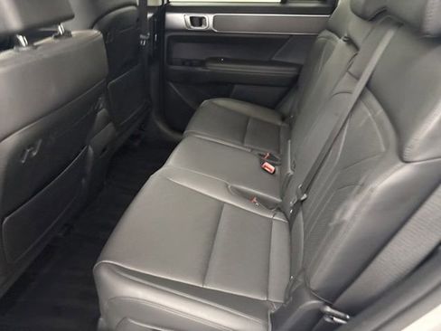 Used 2025 Hyundai Santa Fe SEL FWD image 16