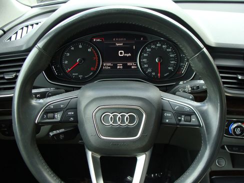 Used 2019 Audi Q5 2.0T Premium w/ Convenience Package image 15