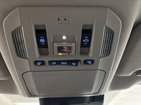 Used 2021 Toyota Highlander Limited image 55