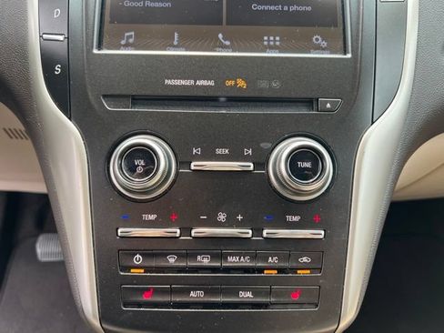 Used 2019 Lincoln MKC Premiere AWD/4WD image 30