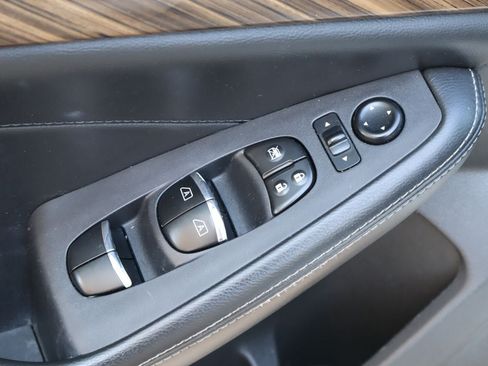 Used 2016 Nissan Maxima Platinum FWD image 20