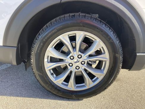 Used 2024 Ford Explorer Limited image 19