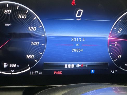 Used 2023 Mercedes-Benz GLC 300 4MATIC image 13