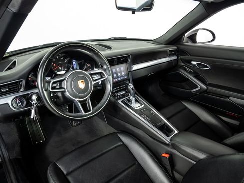 Used 2019 Porsche 911 Carrera image 4