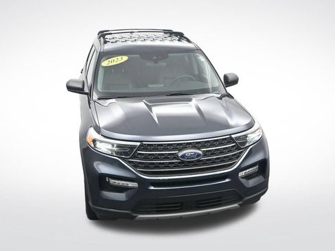 Used 2023 Ford Explorer XLT w/ Equipment Group 202A AWD/4WD image 32