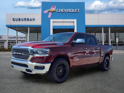 Used 2019 RAM 1500 Laramie AWD/4WD image 1