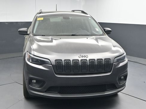 Used 2020 Jeep Cherokee Latitude Plus image 2
