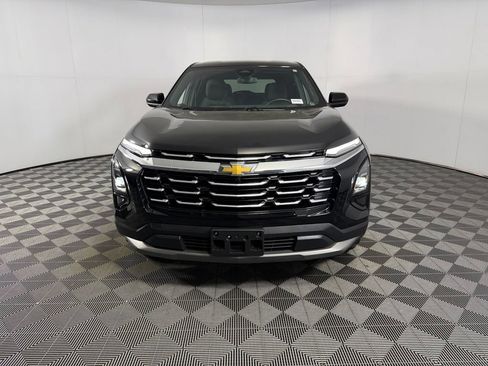 Used 2025 Chevrolet Equinox LT FWD image 3