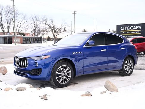 Used 2020 Maserati Levante image 9