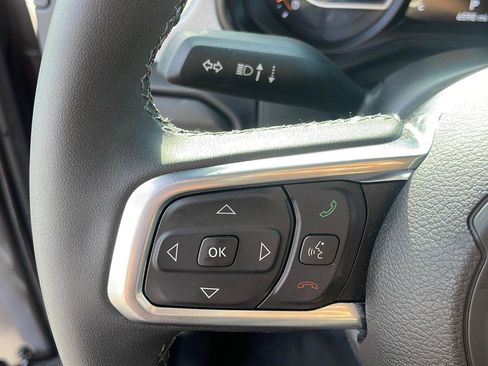 Used 2025 Jeep Wrangler Sahara image 15