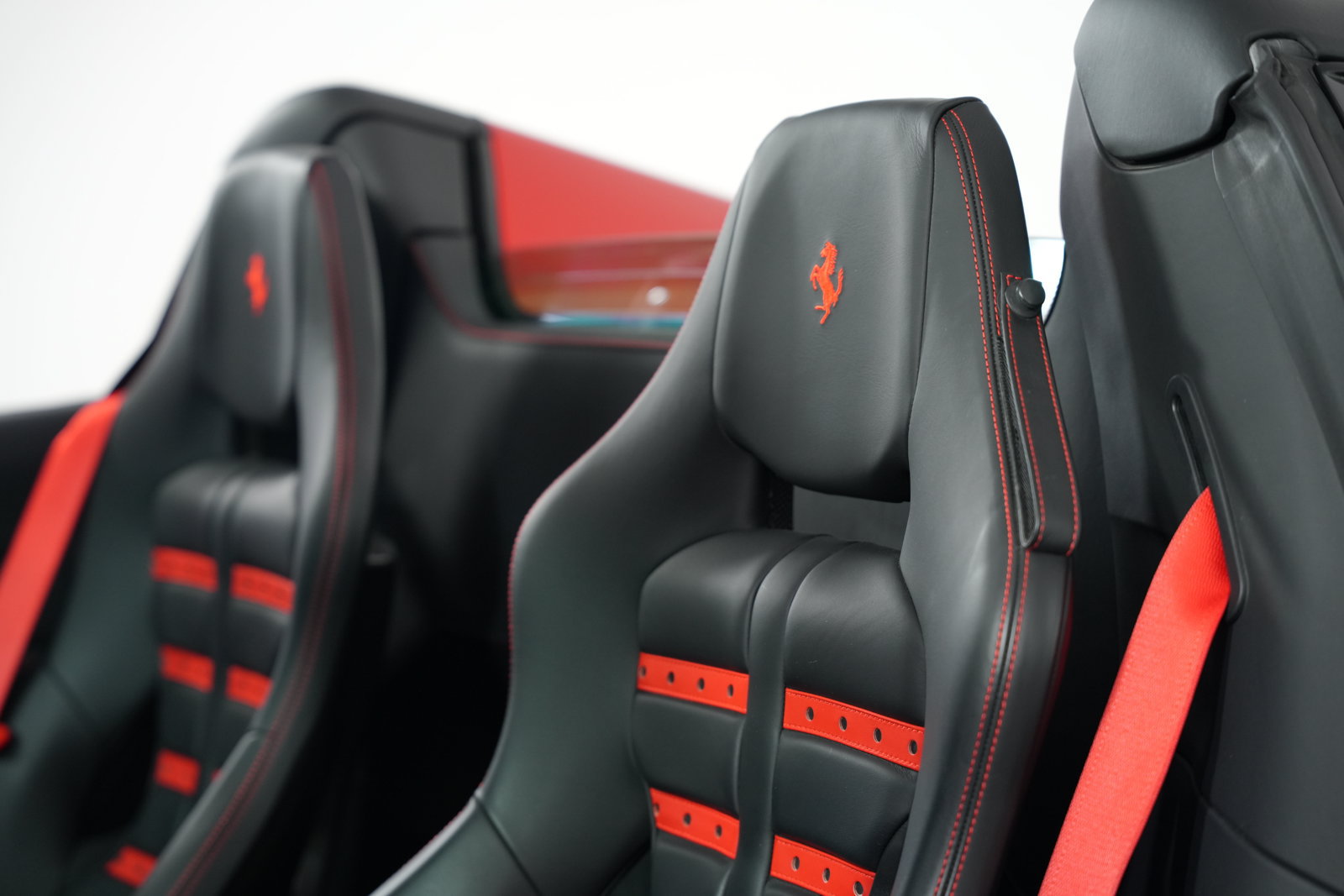 Certified 2022 Ferrari F8 Spider RWD image 48