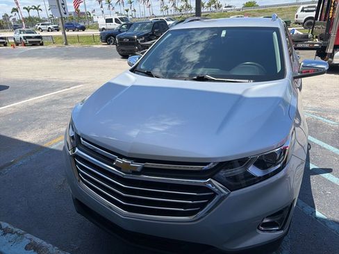 Used 2020 Chevrolet Equinox Premier image 2