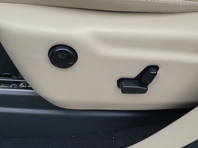 Used 2020 Jeep Grand Cherokee Limited RWD image 19