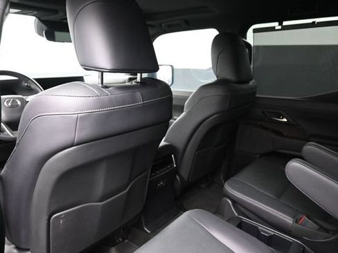 Used 2024 Lexus GX 550 w/ Accessory Package (Z1) AWD/4WD image 16