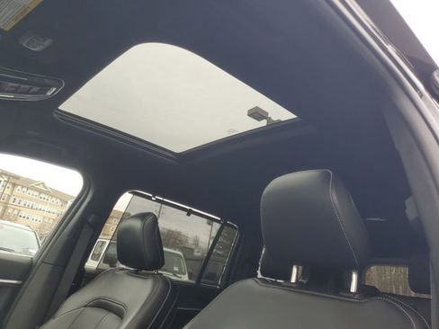 Certified 2025 Jeep Grand Cherokee L Limited w/ Luxury Tech Group II image 18