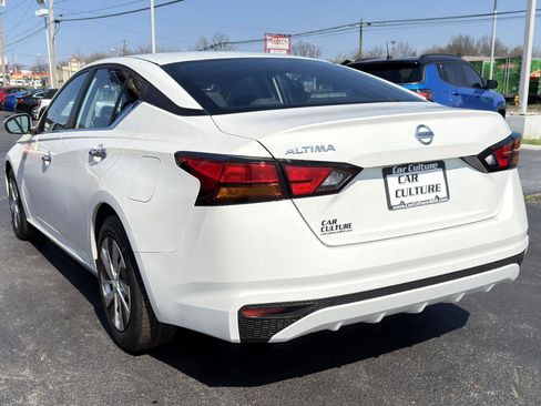 Used 2022 Nissan Altima 2.5 S FWD image 18