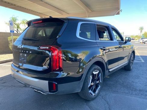 Used 2025 Kia Telluride S AWD/4WD image 3
