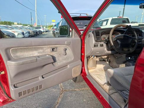 Used 2000 Nissan Frontier XE RWD image 11