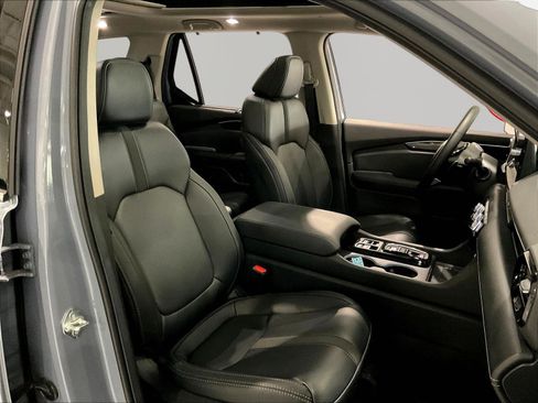 Certified 2025 Honda Pilot Touring image 30