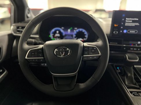 New 2026 Toyota Sienna XLE Woodland Edition AWD/4WD image 30