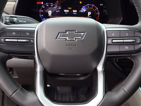 Used 2024 Chevrolet Colorado ZR2 w/ Safety Package AWD/4WD image 23