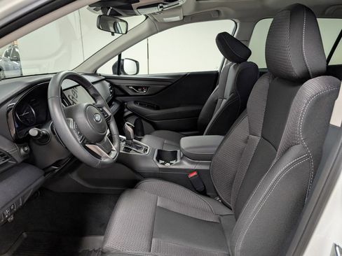 Used 2025 Subaru Outback Premium image 12