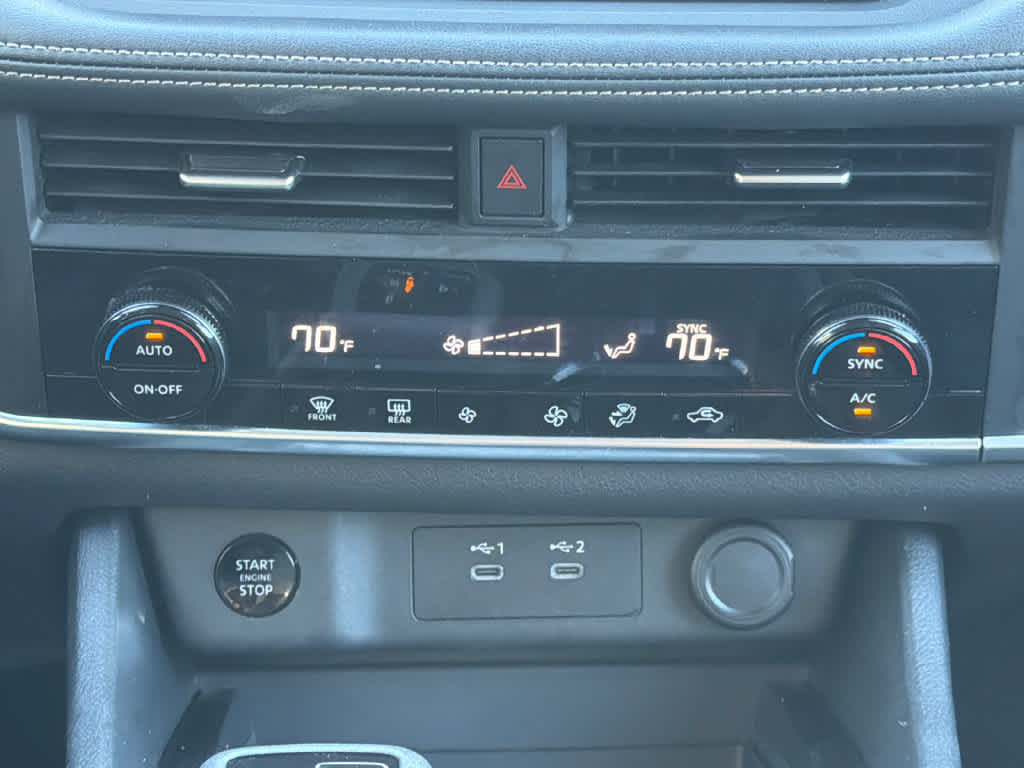 Used 2024 Nissan Rogue SV AWD/4WD image 34