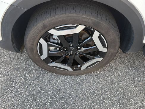 Used 2025 Kia Telluride S FWD image 37