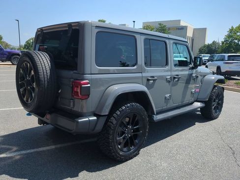 Used 2022 Jeep Wrangler Unlimited Sahara w/ Cold Weather Group AWD/4WD image 4