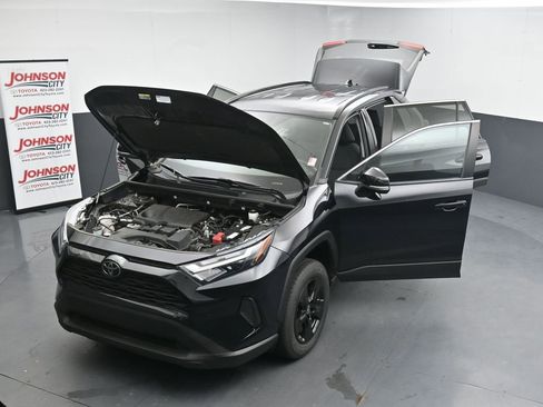 Used 2023 Toyota RAV4 XLE FWD image 43