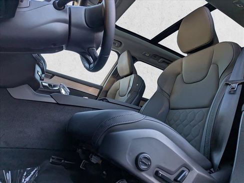 New 2026 Volvo XC90 T8 Plus w/ Protection Package Premier AWD/4WD image 4